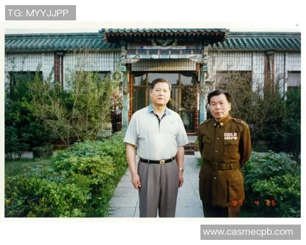 中老年足球明星齐聚一堂共庆辉煌岁月的珍贵合影瞬间